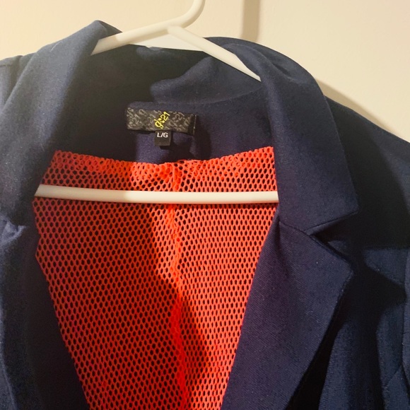 Blazer - Picture 3 of 4